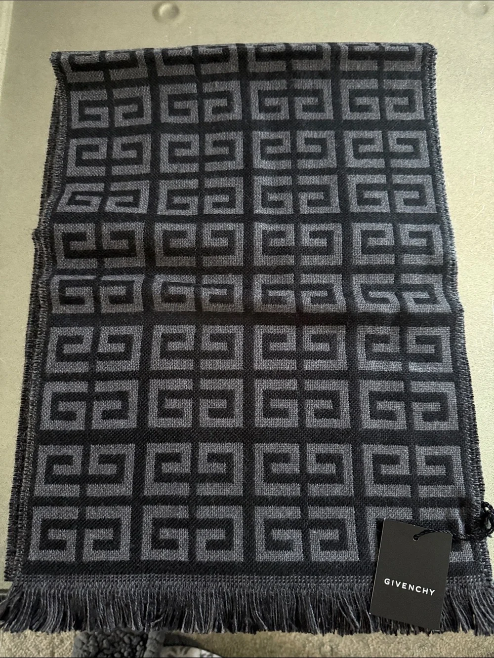 Men's Givenchy scarf with tags